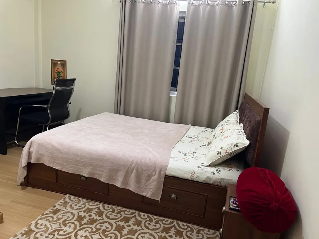 Private room with desk
